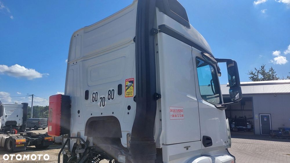 MERCEDES ACTROS MP4 KABINA KPL STREAM SPACE WĄSKA 2,30 - 4
