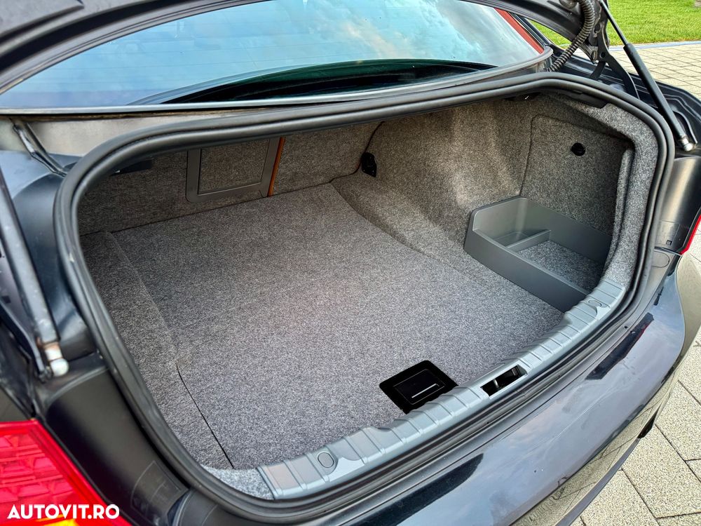 BMW Seria 3 320d xDrive DPF Aut. - 39