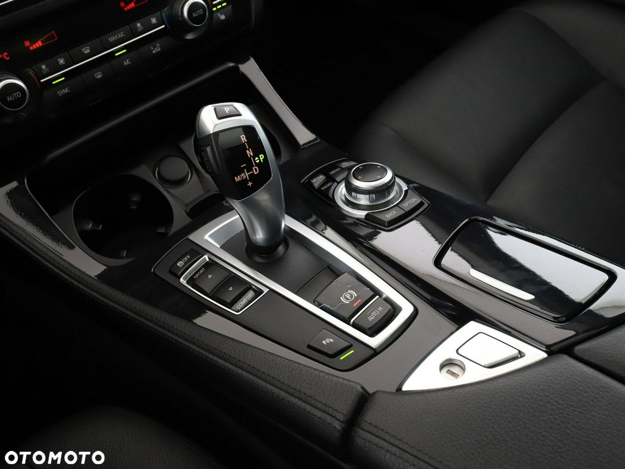 BMW Seria 5 520d - 28