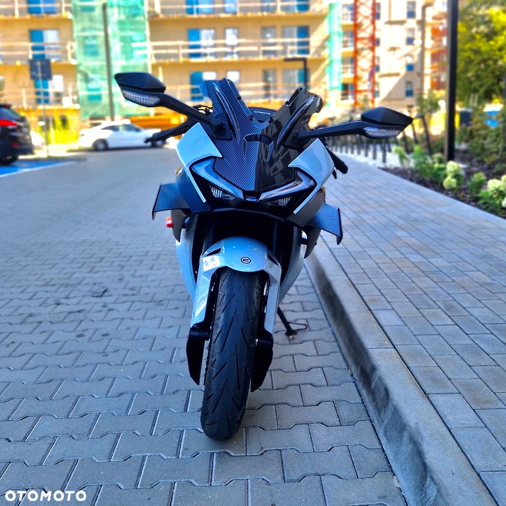 CFMoto 675SR - 4