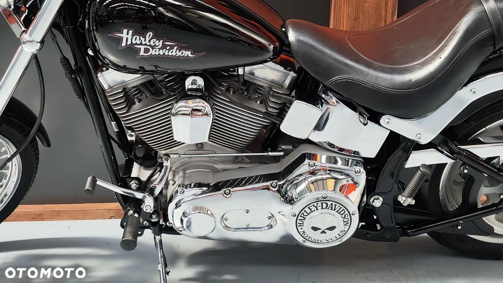 Harley-Davidson Softail Custom - 23