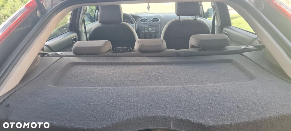 Ford Focus 1.6 Comfort - 22
