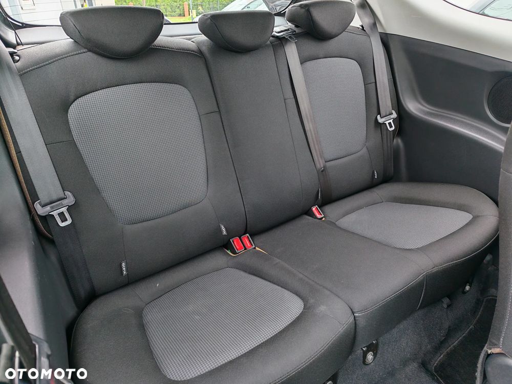 Hyundai i20 - 16