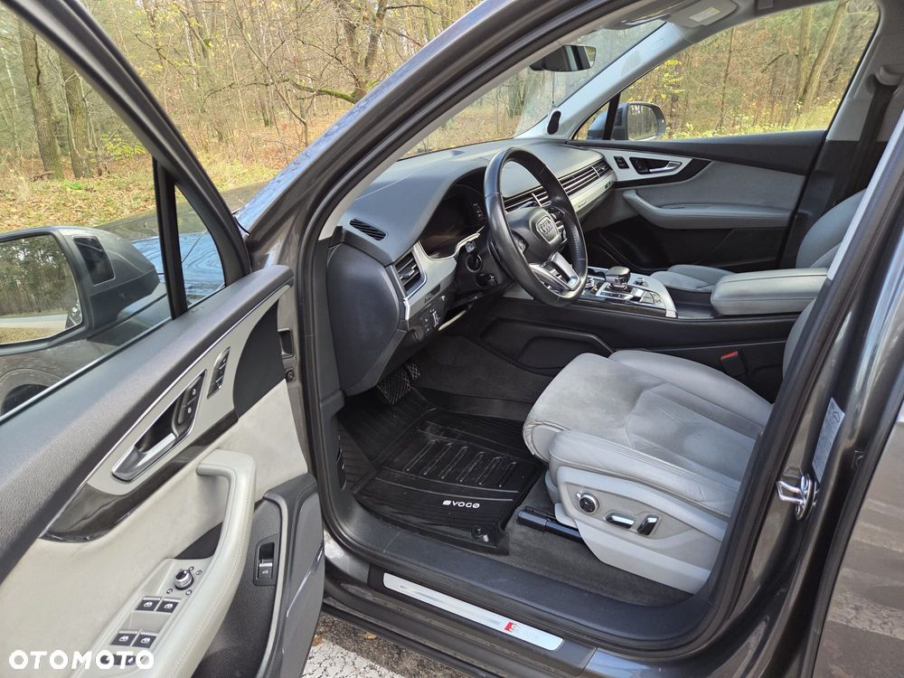 Audi Q7 - 8