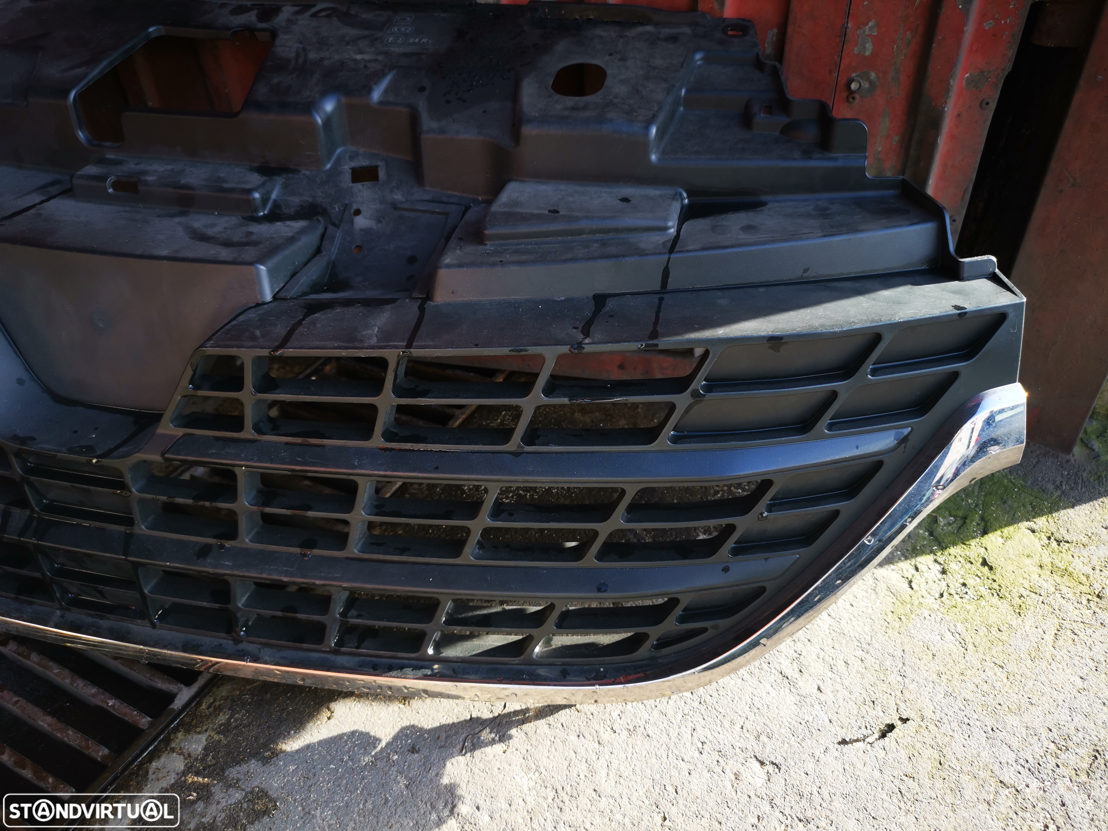 RENAULT TRAFIC III GRELHA FRENTE PARA CHOQUES - G072 - 2