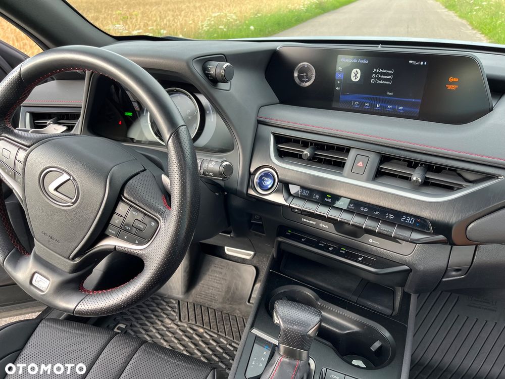 Lexus UX - 18