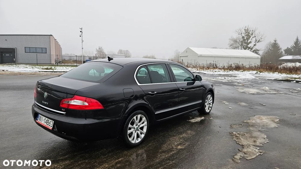 Skoda Superb 2.0 TDI Comfort DSG - 24