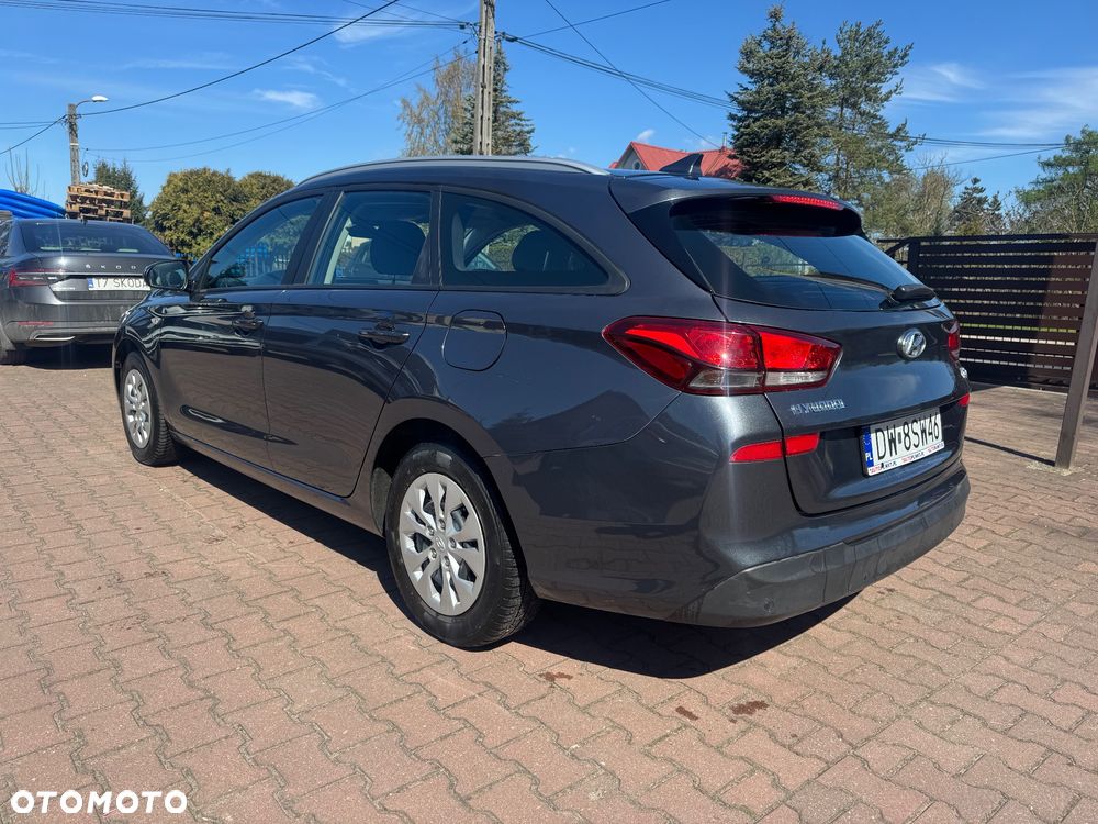 Hyundai i30 1.5 DPI Classic + - 4
