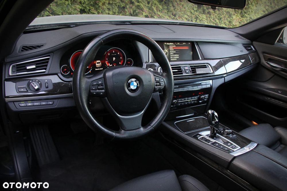 BMW Seria 7 750d xDrive - 9