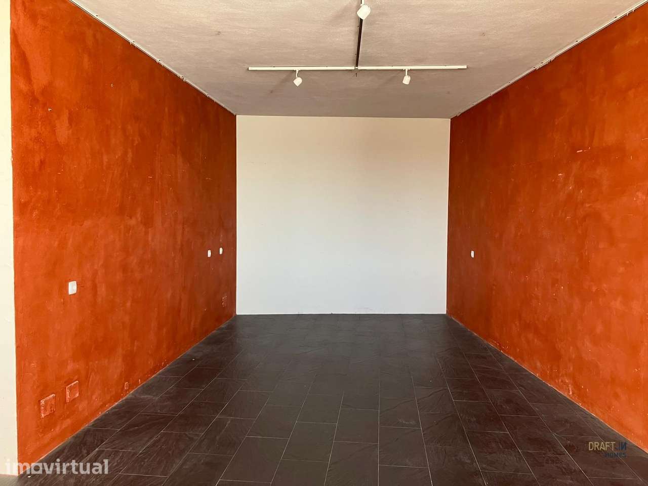 Loja e Armazém com 344 m², Rampa e 5 Estacionamentos Privativos - Grande imagem: 5/36