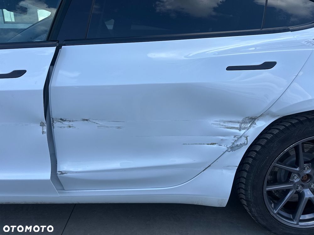 Tesla Model 3 - 13