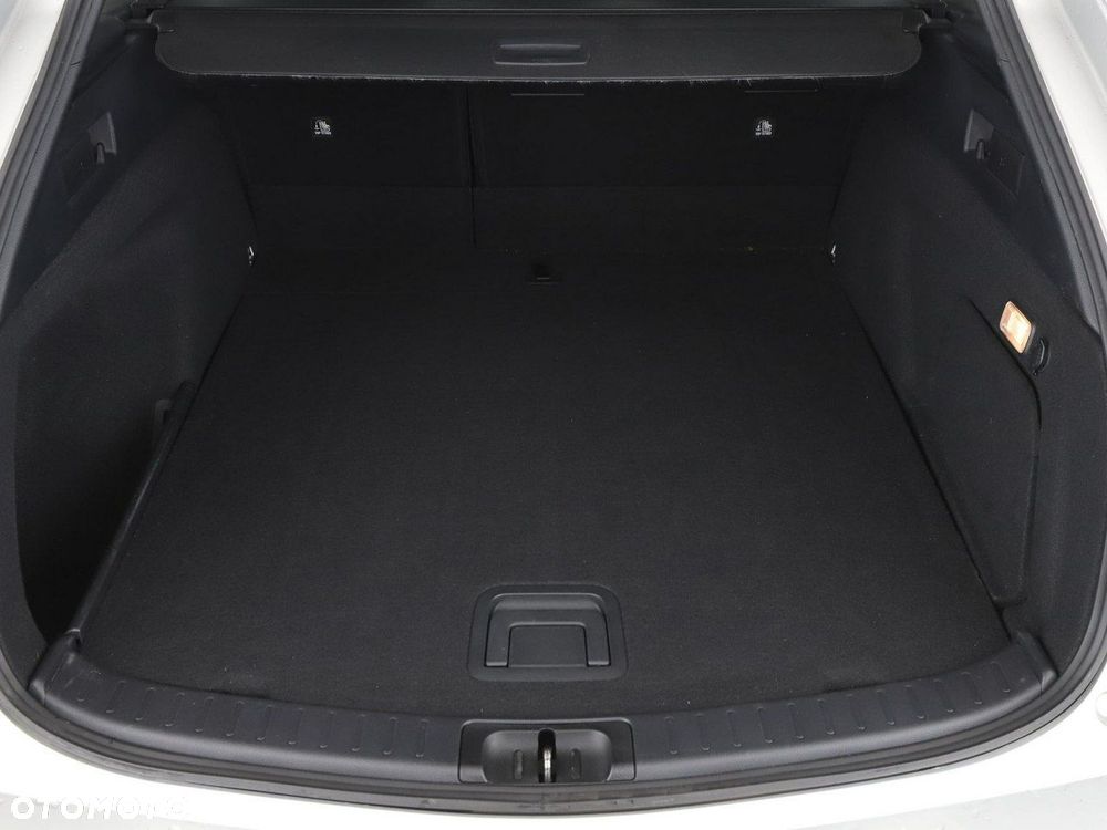 Toyota Corolla 2.0 Hybrid Executive - 21