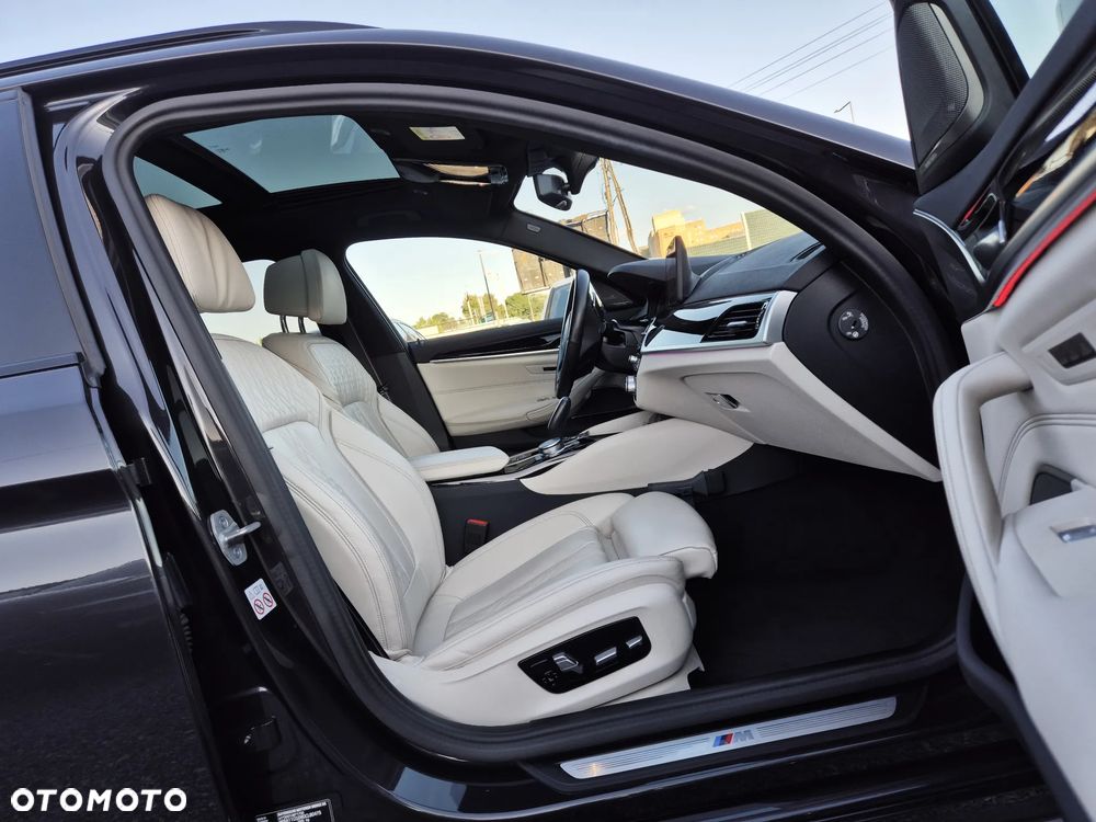 BMW Seria 5 530e xDrive M Sport sport - 10