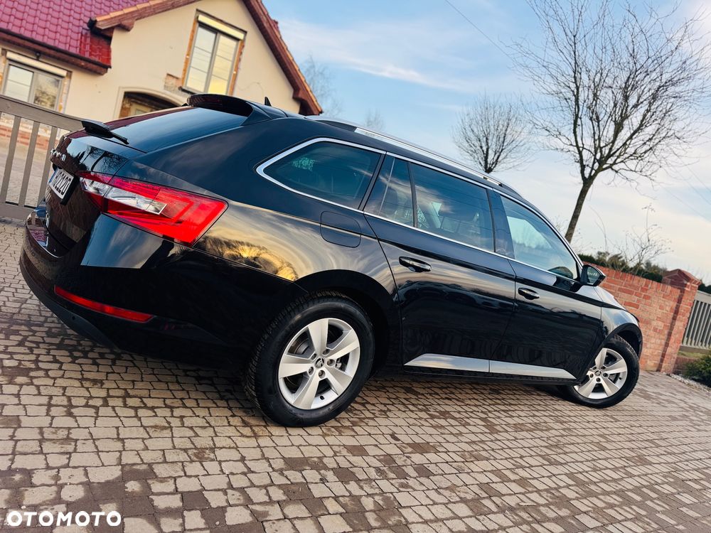 Skoda Superb 2.0 TDI DSG Active - 33