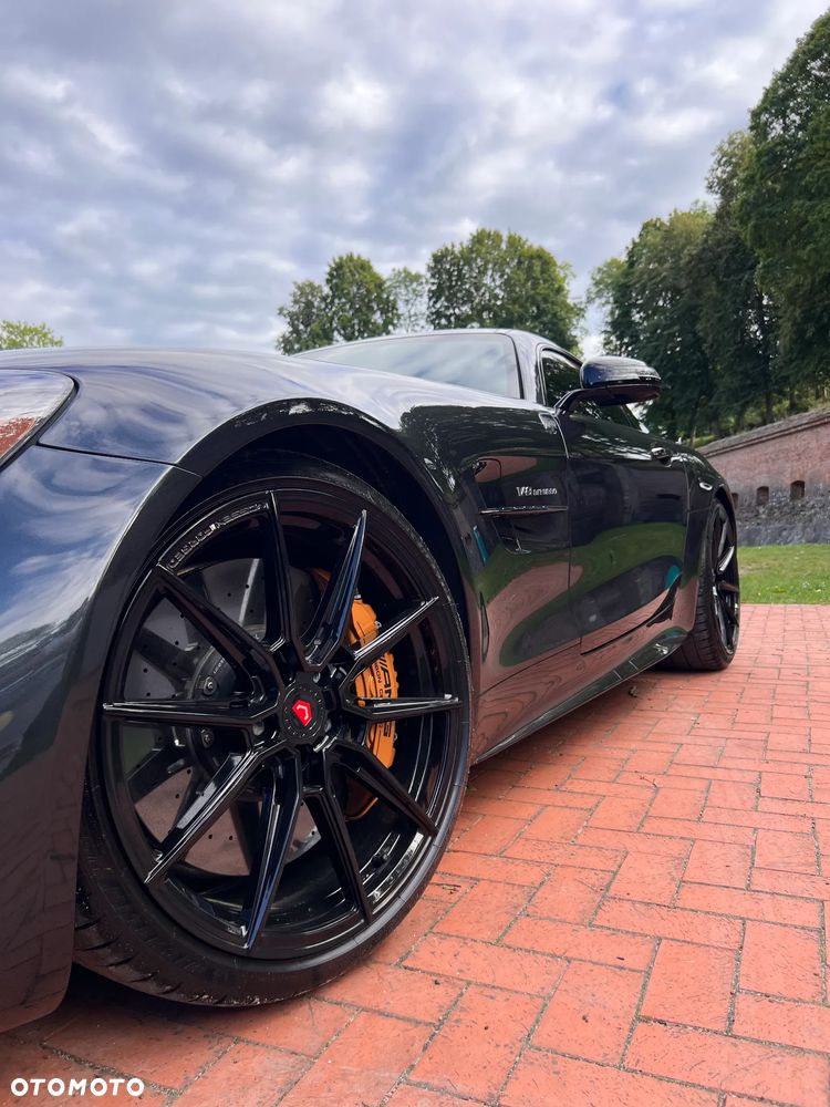 Mercedes-Benz AMG GT R - 22