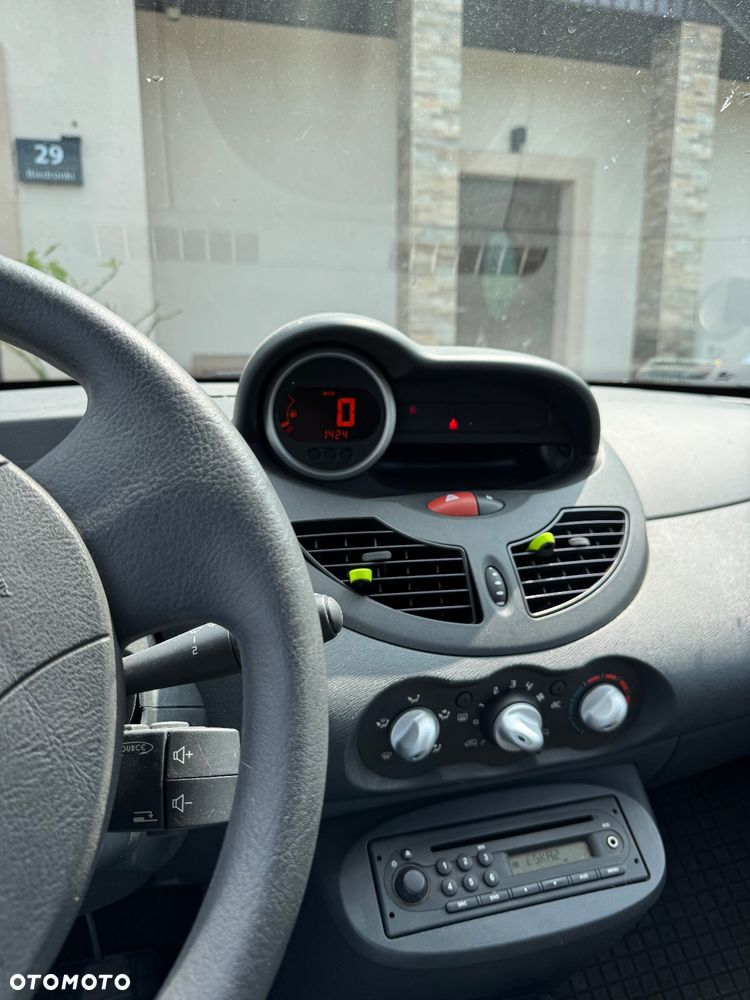 Renault Twingo 1.2 LEV 16V 75 eco2 - 12
