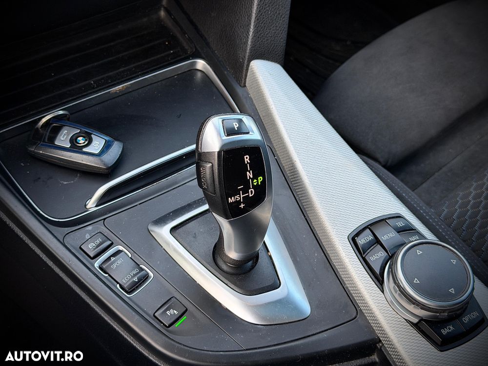 BMW Seria 3 320d Aut. M Sport - 21