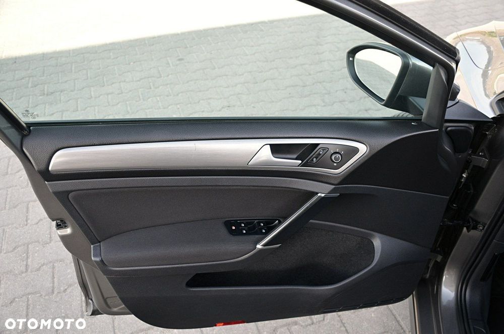 Volkswagen Golf - 15