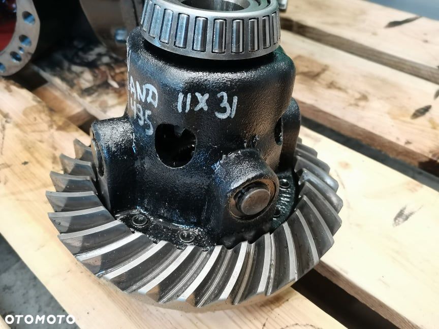Środek mostu New Holland LM 435 {Spicer 11X31} - 12