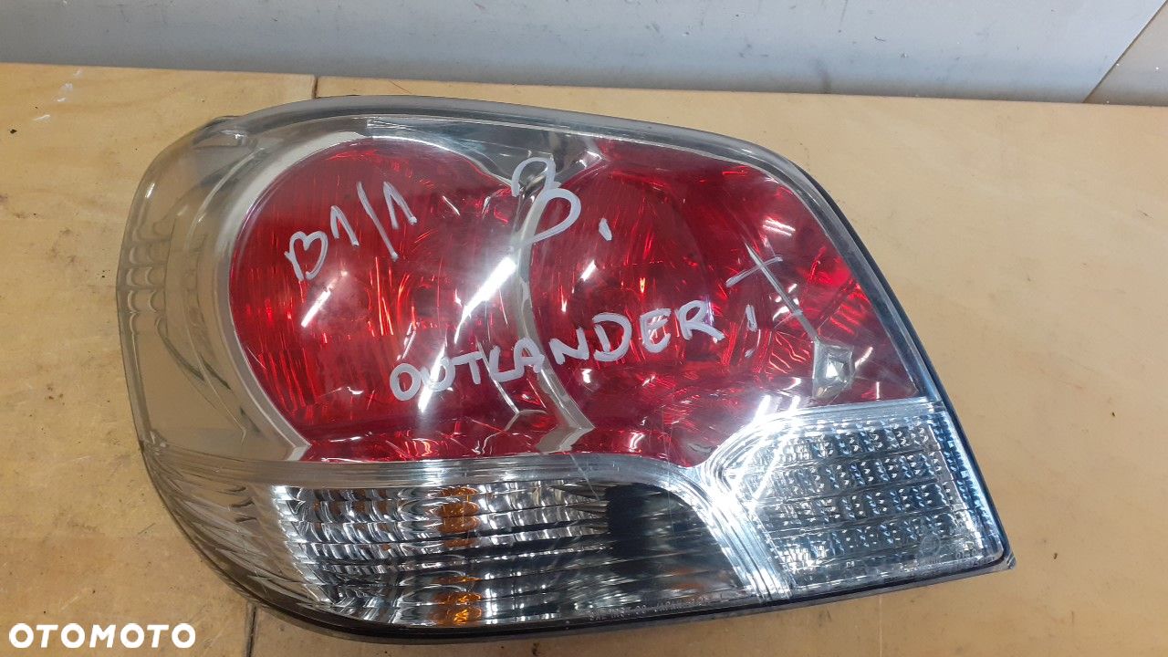 MITSUBISHI OUTLANDER LAMPA TYŁ TYLNA LEWA  B1/1   3. - 1