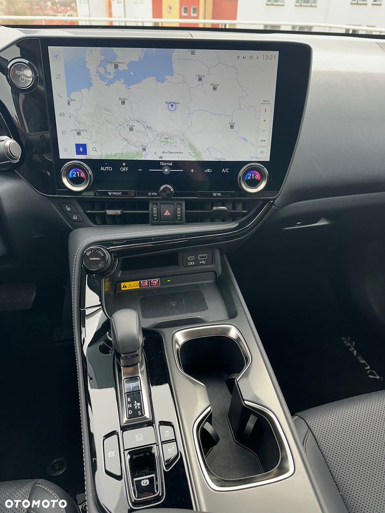 Lexus NX 350h Omotenashi AWD - 29