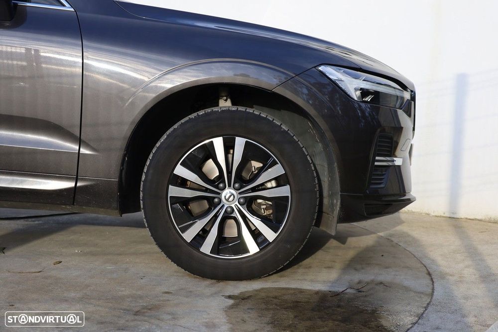 Volvo XC 60 2.0 B4 Momentum Plus - 5