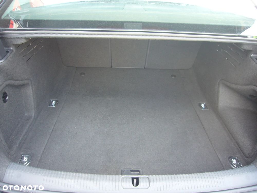 Audi A4 Limousine - 20