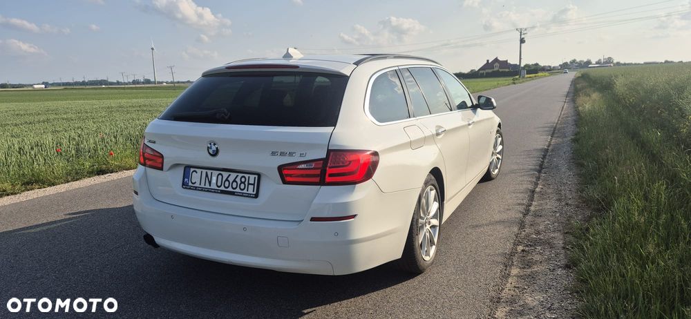 BMW Seria 5 525d xDrive - 33