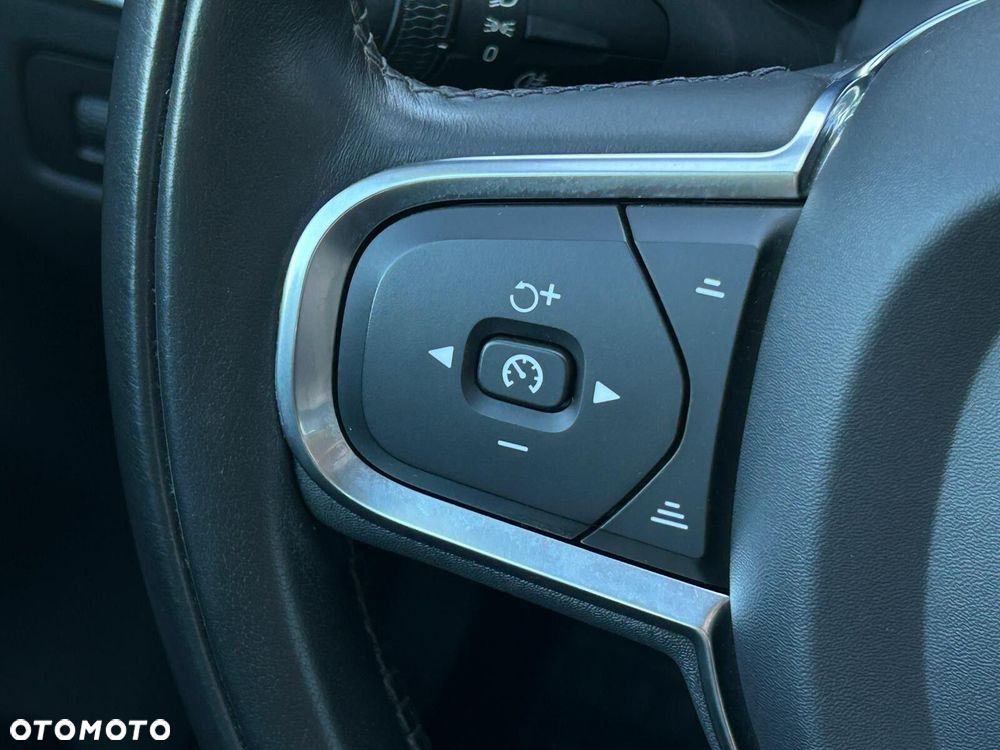 Volvo XC 60 B4 B Momentum - 20