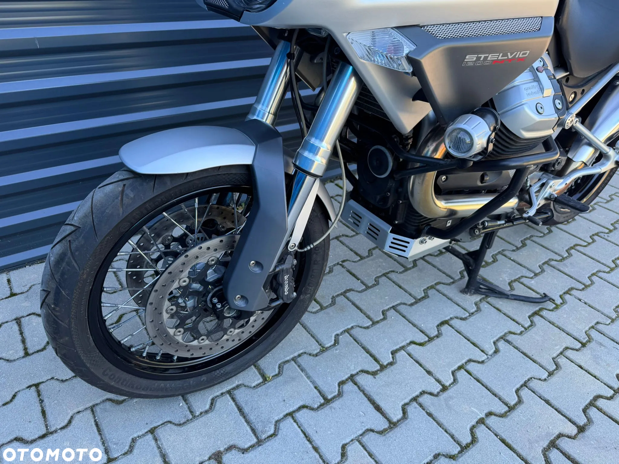 Moto Guzzi Stelvio - 15