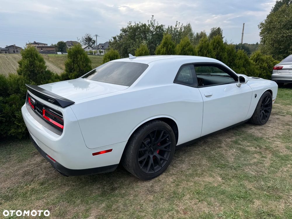 Dodge Challenger - 3