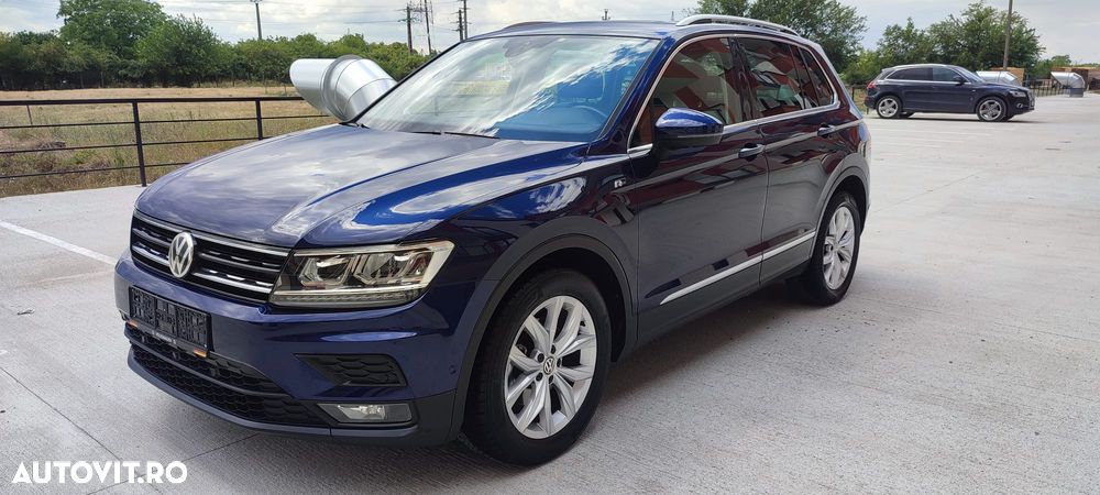 Volkswagen Tiguan - 1