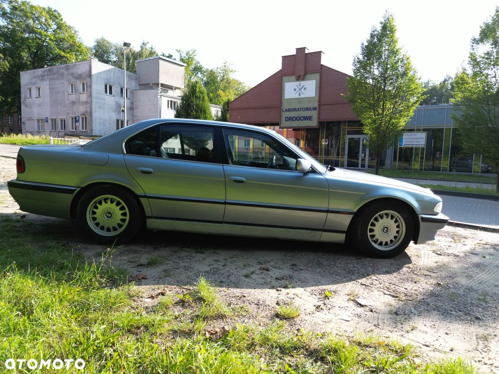 BMW Seria 7 730i V8 - 6