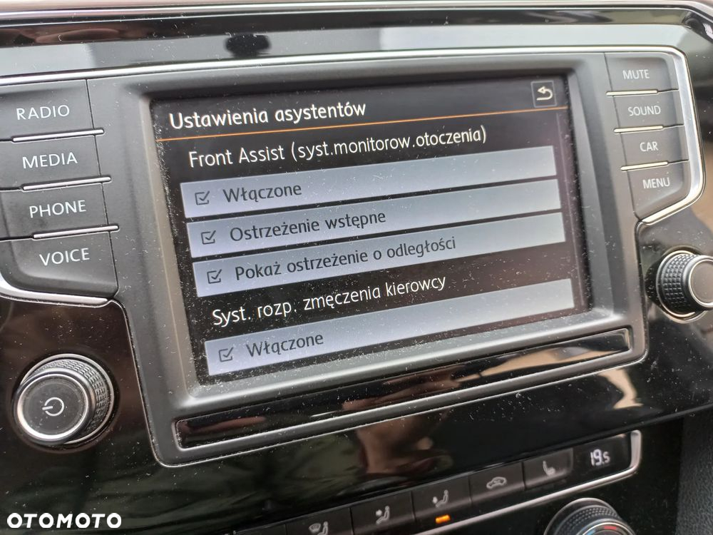 Volkswagen Passat - 18