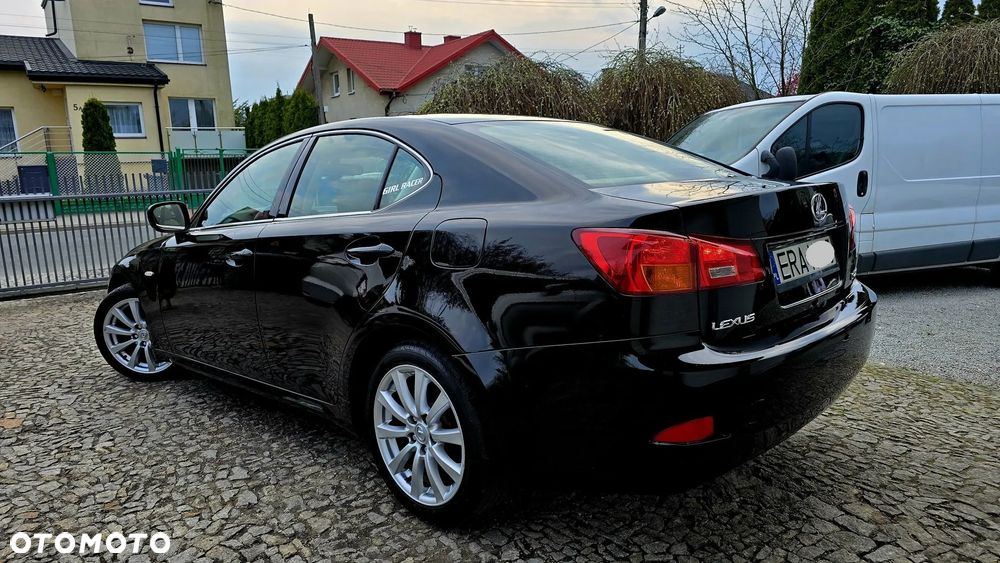Lexus IS 220d - 3