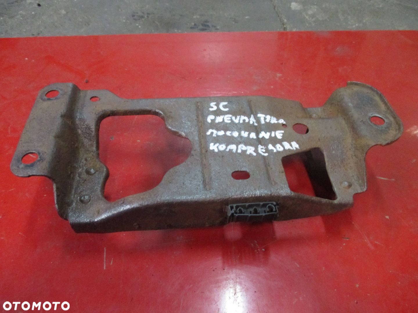 UCHWYT KOMPRESOR ZAWIESZENIA WABCO SCUDO JUMPY 07- - 2