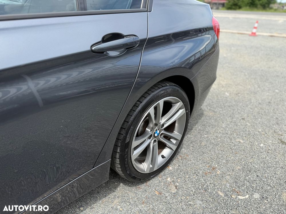 BMW Seria 3 320d xDrive Aut. - 24