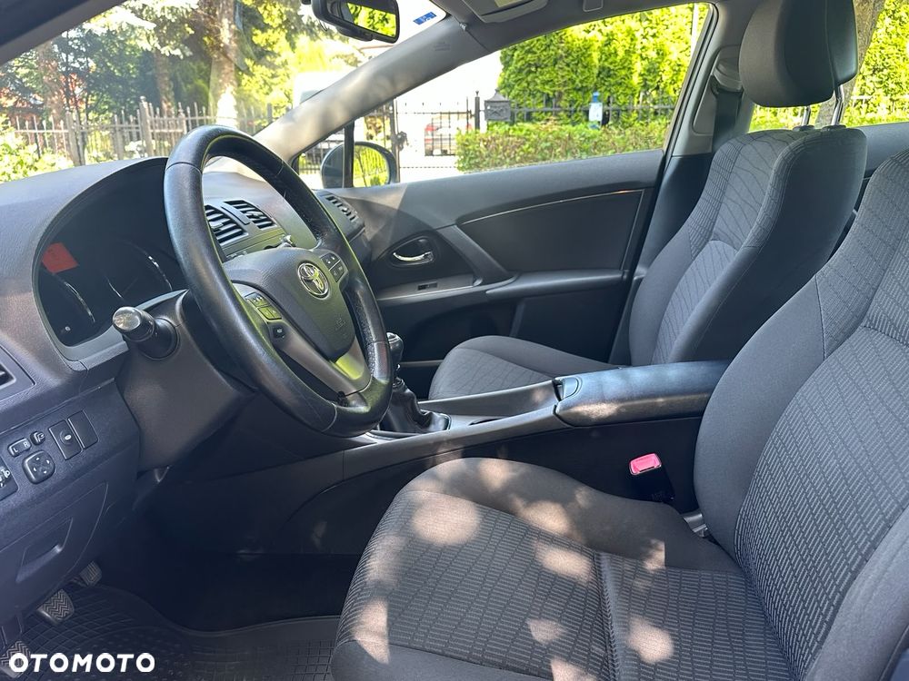 Toyota Avensis 1.8 Sol - 7