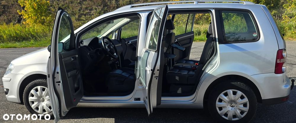 Volkswagen Touran 1.9 TDI DSG United - 19