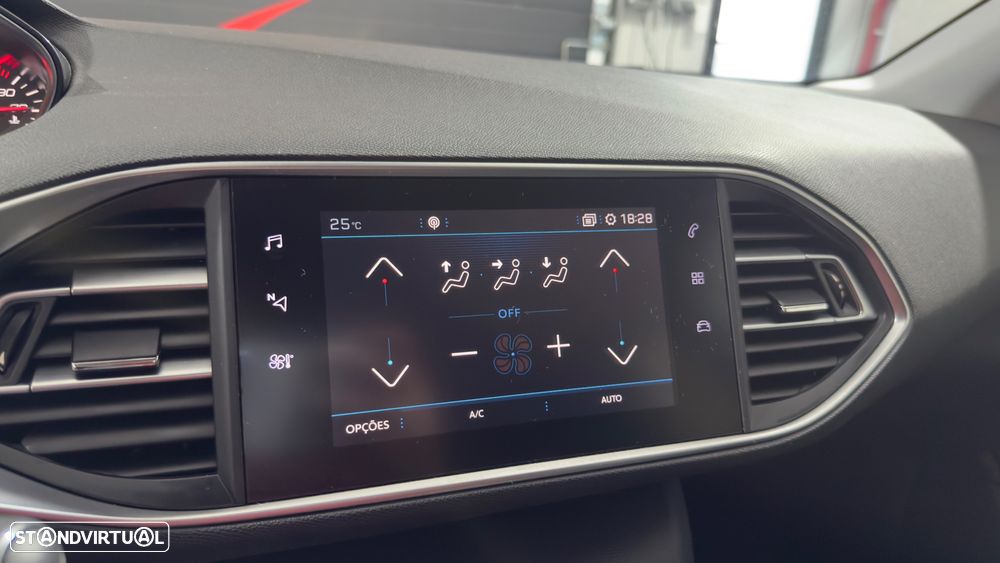 Peugeot 308 1.2 PureTech Allure Full LED - 25