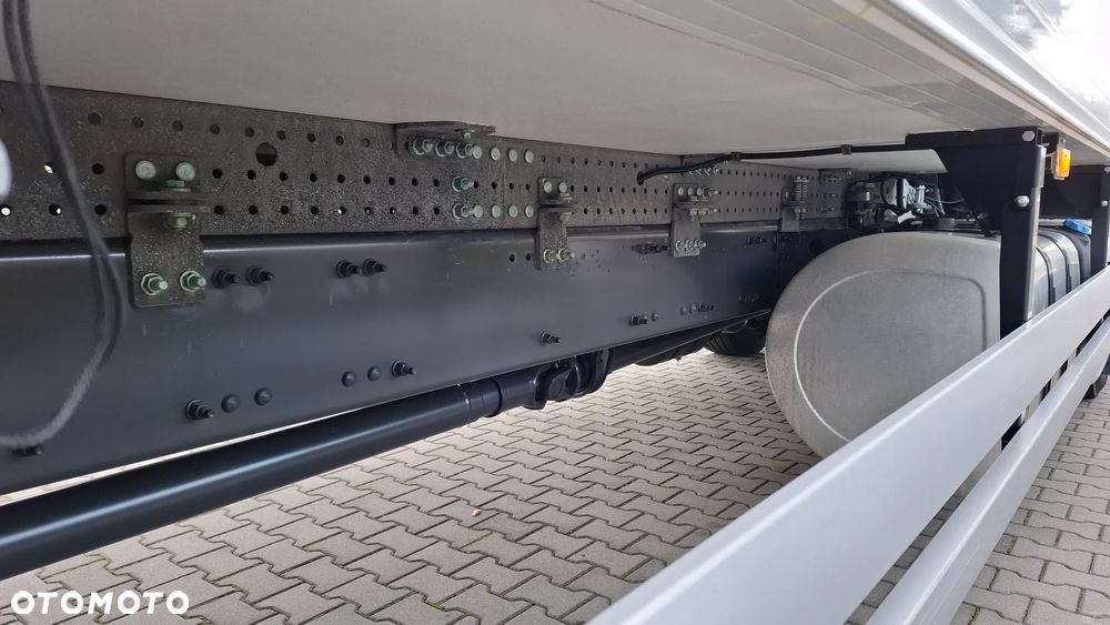 Volvo FM 380 EURO 6 / CHŁODNIA 21 PALET / WINDA / OŚ SKRĘTNA / SALON PL - 21