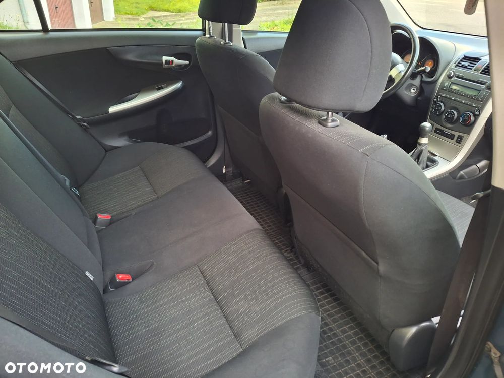 Toyota Corolla 1.6 VVT-i Premium - 19