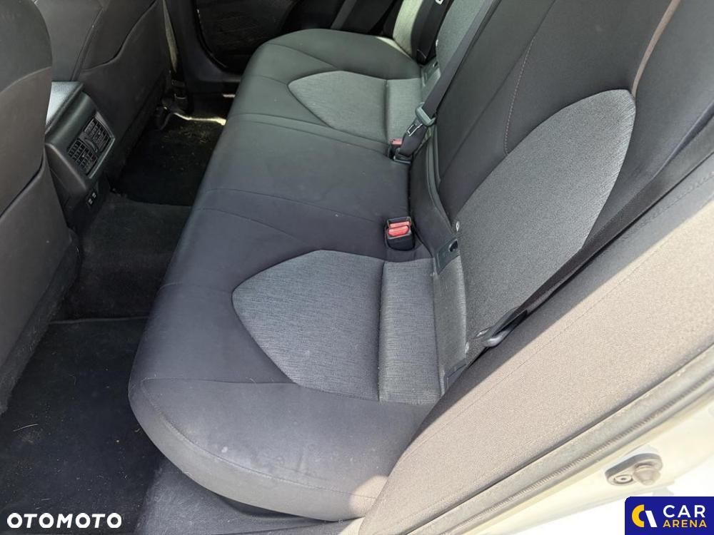 Toyota Camry - 18