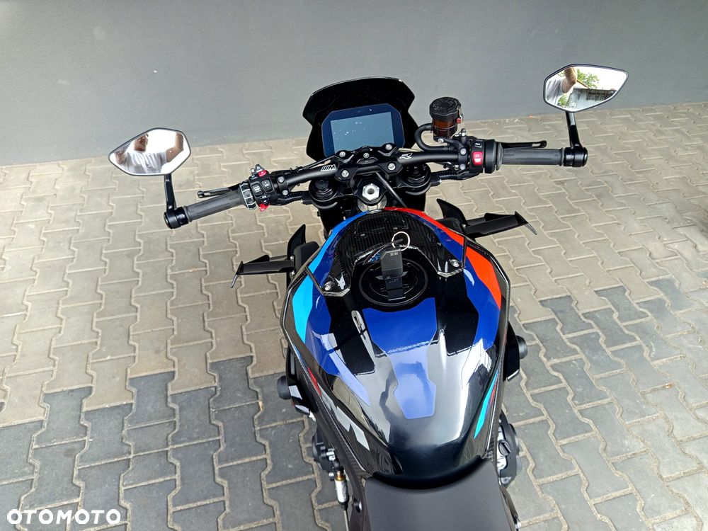 BMW S - 19