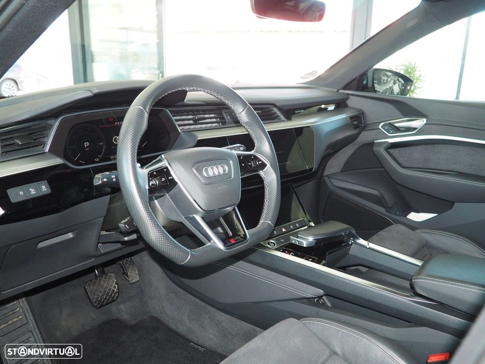 Audi e-tron 50 quattro S line - 11