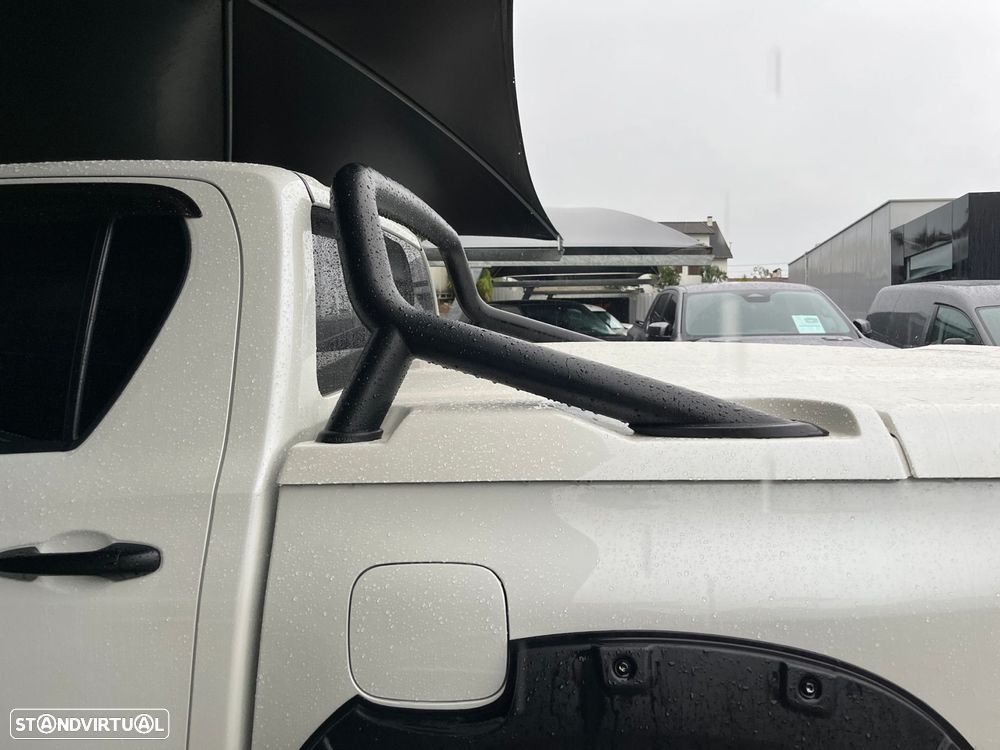 Toyota Hilux 2.4 D-4D 4WD CD Tracker S CA - 12