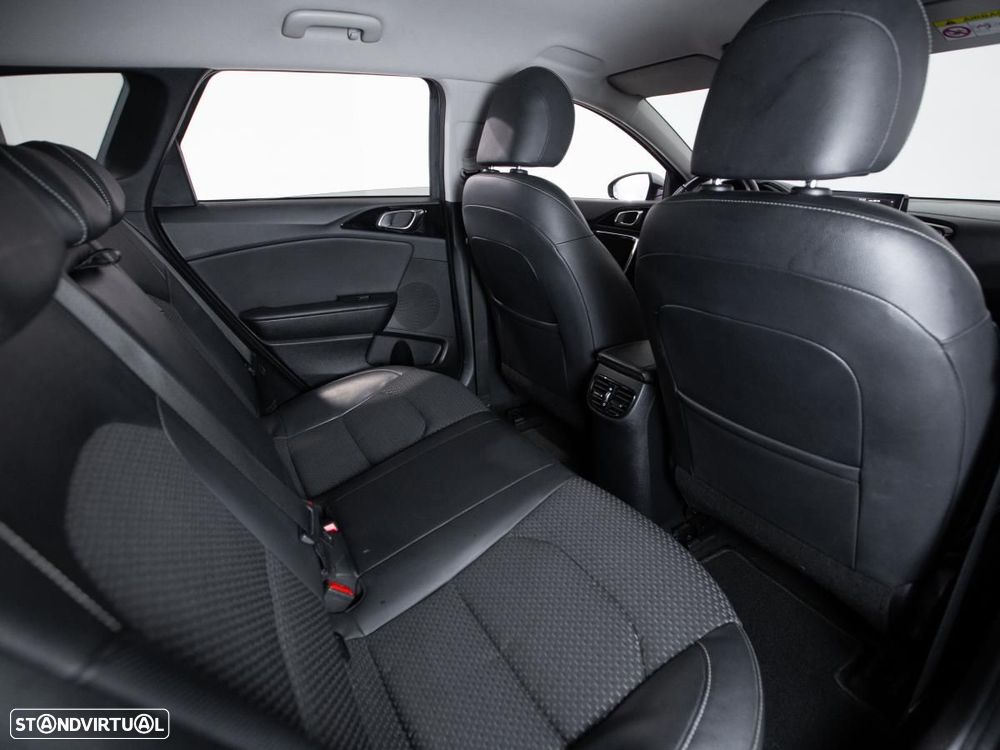 Kia Ceed - 10