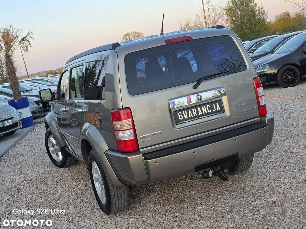 Dodge Nitro - 11