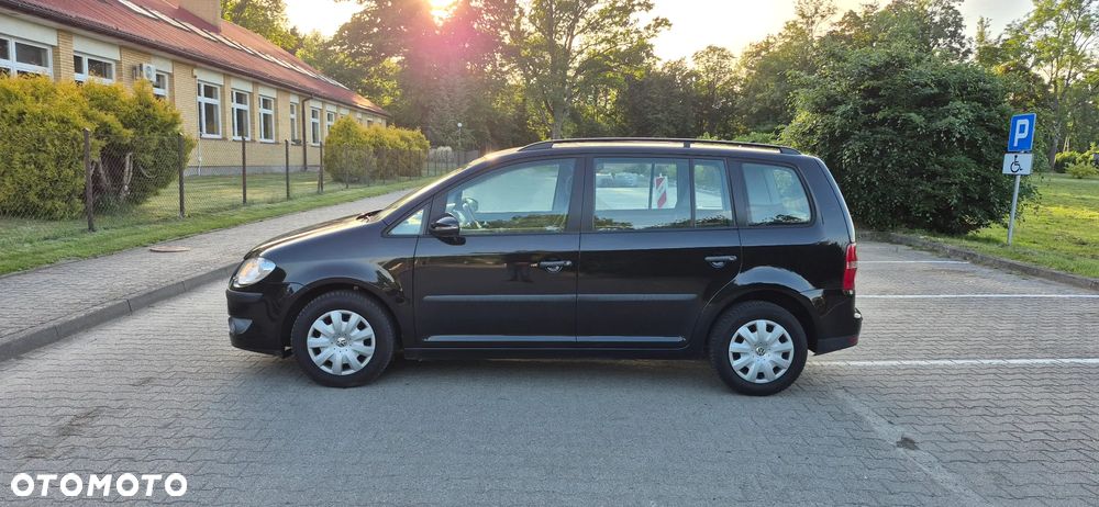 Volkswagen Touran - 8