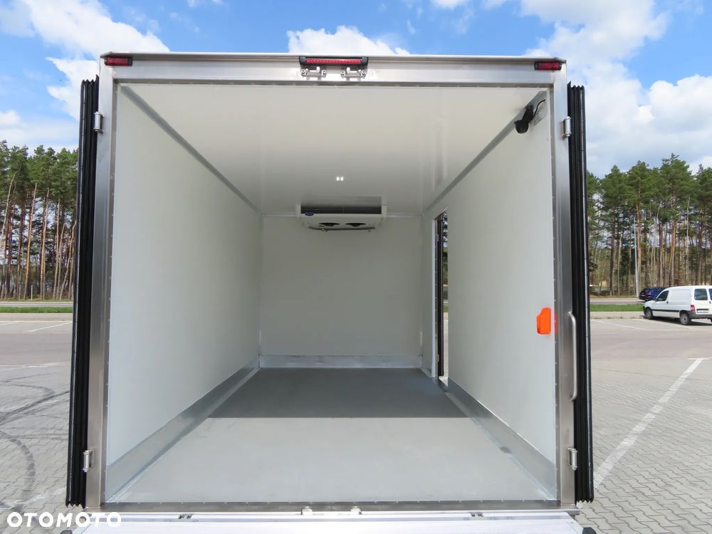 Volkswagen Crafter 50 BiTDI 2.0 177 KM Mroźnia -29 st.C + Winda Załadowcza DHOLLANDIA 750 Kg UDŹWIG, Grube Ściany Chłodnia Boczne Drzwi IGLOOCAR Rozstaw Osi 4490 mm, DMC 3500 Kg, Kat. Prawa Jazdy B, Tylne Koła Bliźniacze WZMACNIANY, Tempomat, Asystent Jazdy Stan Wizualny I Techniczny NOWY Tak Jak Z Taśmy Produkcyjnej Gotowy Dostępny OKAZJA POLECAM - 25